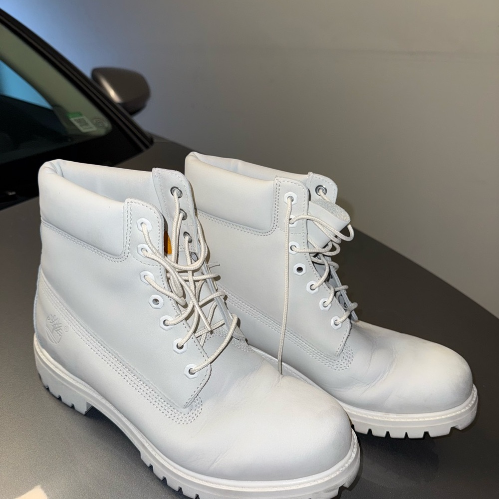 Limited Edition Ghost White Timberland Classic Boots